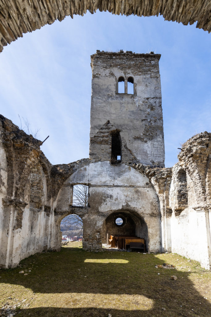Ruiny starého kostola v Sedliackej Dubovej