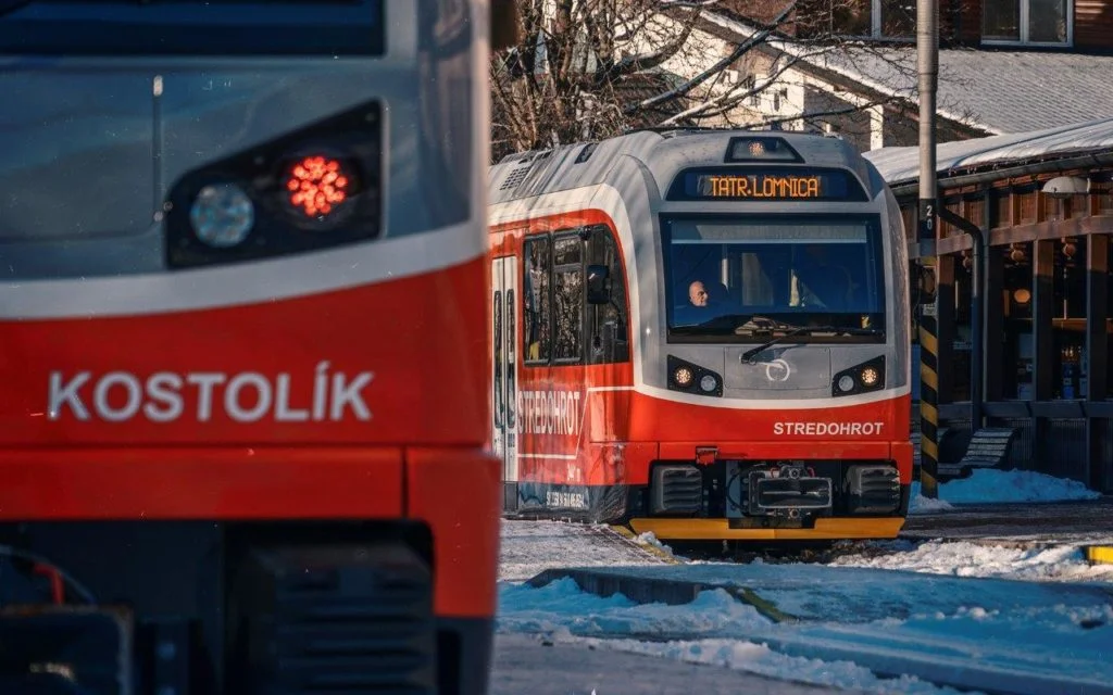 Prvé dve elektrozubačky Stredohrot a Kostolík previezli prvých cestujúcich na tatranskej elektrickej železnici (TEŽ)