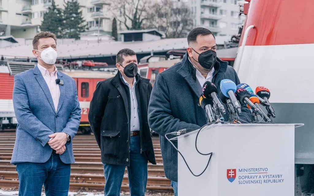 Na tlačovej konferencii predstavil národný dopravca opatrenia, ktoré majú znížiť nedostatok rušňovodičov v ZSSK