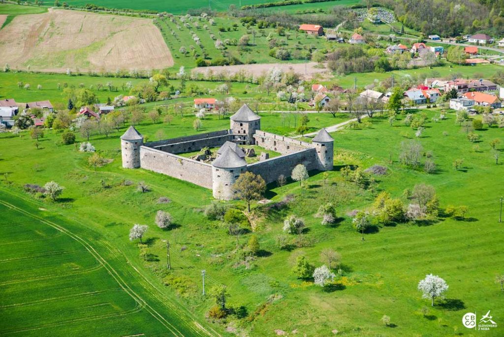 Bzovík foto Slovensko z neba