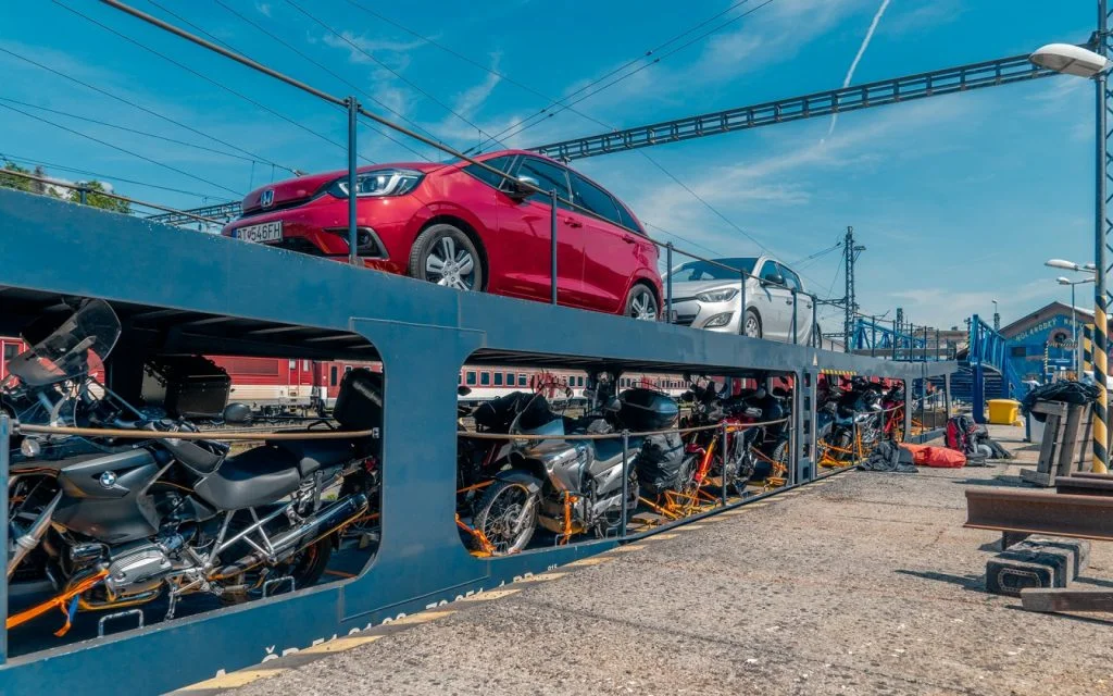 Dnes 3. 6. ZSSK spolu s ÖBB vypravili prvý autovlak do Splitu