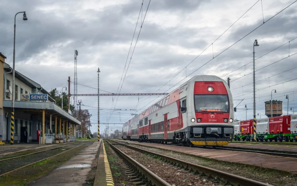 Cestujúci na úseku Senec - Bratislava-Nové Mesto a späť môžu od 9. 1. využiť nových 8 vlakov, ktoré sú v CP označené ako „ide odo dňa vyhlásenia“