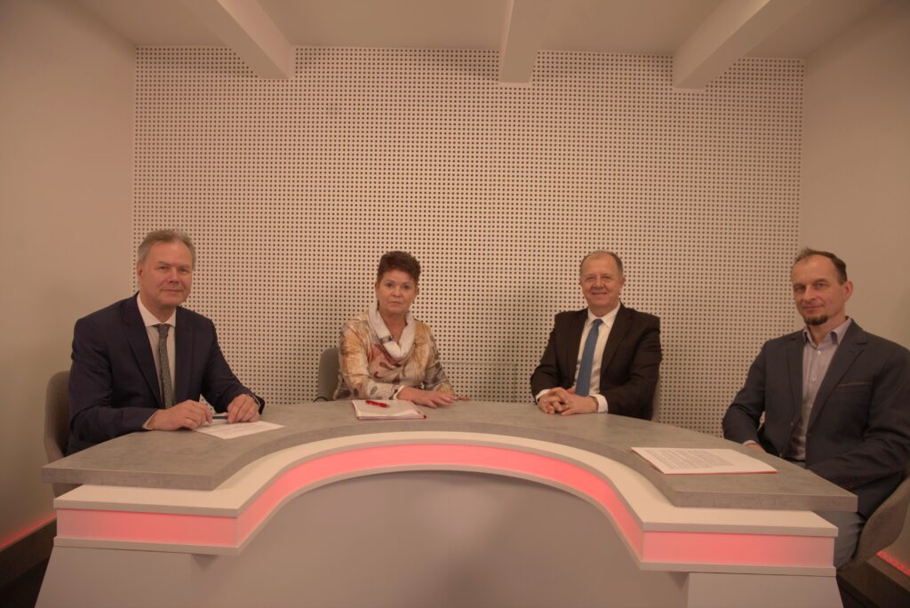 Na stretnutí sa intenzívne diskutovalo o ponuke spojov v Trenčianskom kraji, vlakových súpravách na regionálnych tratiach