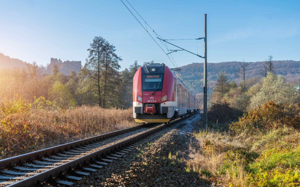 ZSSK zastavuje v Banskobystrickom samosprávnom kraji v 143 staniciach, resp. zastávkach